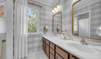 4 Isabella Ct, Atlantic Highlands, NJ 07716