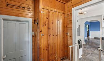 512 N D St, Albia, IA 52531