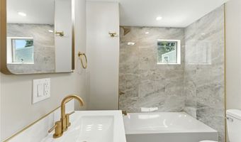 82 Barton Ave, Warwick, RI 02889