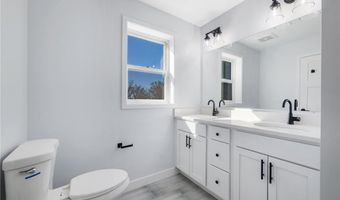 2604 Golden Valley Rd, Minneapolis, MN 55411