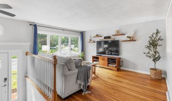 7 Forest Park Ave, Billerica, MA 01862
