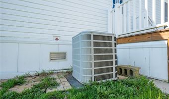 1406 East Dr, Alden, NY 14004