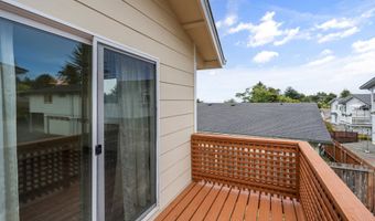 749 1ST St, Brookings, OR 97415