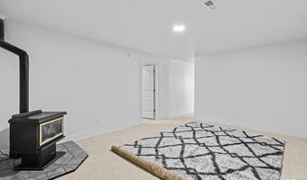 4660 Hawthorne Rd, Chubbuck, ID 83202