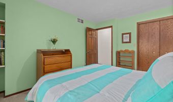 2521 E INGLEWOOD Pl, Appleton, WI 54915