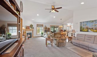 5709 Oak Crest Hill Rd SE, Riverside, IA 52327