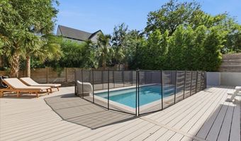 370 8TH St, Atlantic Beach, FL 32233