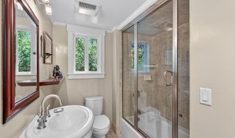 746 C St, Ashland, OR 97520
