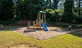302 Oak Leaf Pl, Acworth, GA 30102