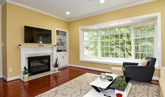 5153 WESTBARD Ave 15, Bethesda, MD 20816