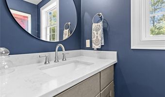 51 Kenyon Hill Trl, Richmond, RI 02898