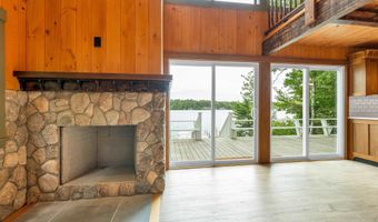230 Big Barndoor Is, Alton, NH 03810