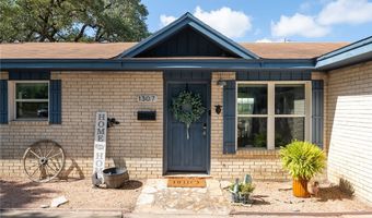 1307 W Palm Dr, Aransas Pass, TX 78336