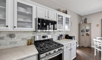 10661 Shelter Hill Ct, Las Vegas, NV 89129