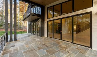 6916 CARMICHAEL Ave, Bethesda, MD 20817