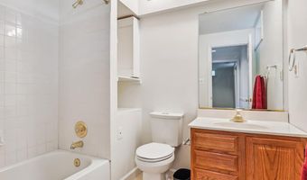 8201 HECTIC HILL Ln, Rockville, MD 20854