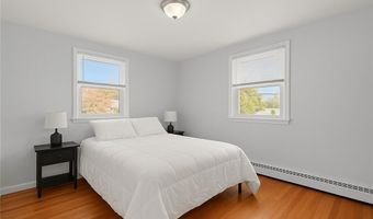 3 Creighton Pl, Coventry, RI 02816