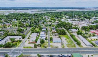 92 W 13TH St, Atlantic Beach, FL 32233