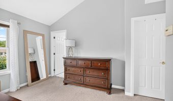 103 Larson Dr 103, Danbury, CT 06810