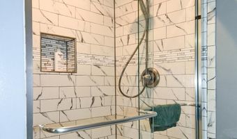 5153 WESTBARD Ave 15, Bethesda, MD 20816