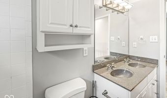 6442 Royal Oakland Dr, Indianapolis, IN 46236