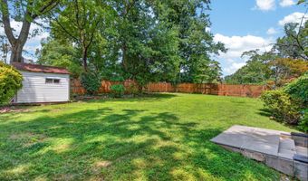 10228 HATHERLEIGH Dr, Bethesda, MD 20814