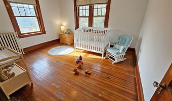 320 S 9TH St, Akron, PA 17501