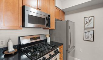 851 N GLEBE Rd 1309, Arlington, VA 22203