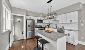 8025 McGee St, Affton, MO 63123
