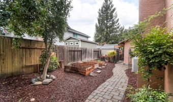 4641 Mountaingate Dr, Rocklin, CA 95765