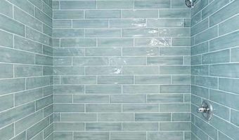 2 Holmes Rd, Coventry, RI 02816