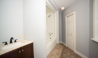 631 W 8th St, Bicknell, IN 47512