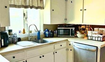 105 E Peery St, Albany, MO 64402