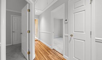40 Nathan Hale Ct, Cheshire, CT 06410