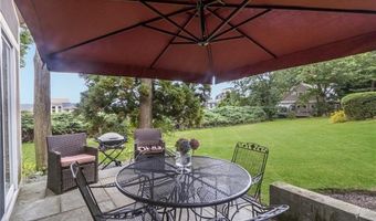 428 Gibbs Ave 4, Newport, RI 02840