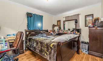 242 Pearl Harbor St, Bridgeport, CT 06610