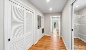 28 Ridgefield Pl, Asheville, NC 28803