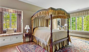 14 Leroy Ave, Newport, RI 02840