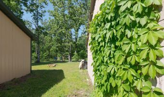 8319 SE Prairie Rd, Baxter Springs, KS 66713