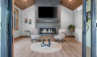 6830 N PURDY Pkwy, Appleton, WI 54913