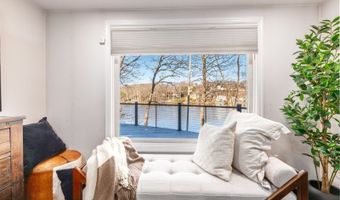361 E Lakeshore Dr, Alloway, NJ 07422