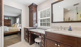 292 Summerhill Dr, Aurora, OH 44202