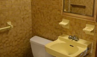 5008 REGINA Dr, Annandale, VA 22003