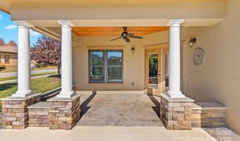 4 Pacifico Dr, Asheville, NC 28806