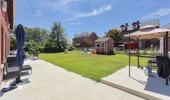 8 Lawrence St, Cumberland, RI 02864