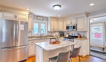 9 Norman St, Cumberland, RI 02864