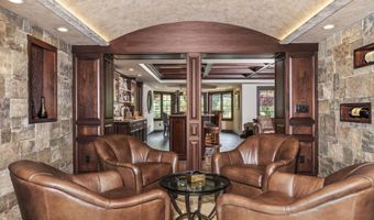 1 Stoneridge Dr, Albany, NY 12211
