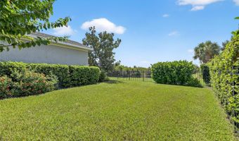 6903 CRESTPOINT Dr, Apollo Beach, FL 33572