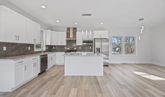 175 Brennan Concourse, Bayville, NJ 08721