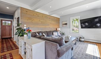 10 Wharf Rd, Center Harbor, NH 03226